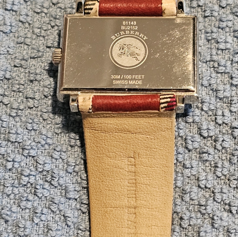 Burberry BU2152 Women’s Heritage Watch, Rectangular Face, Nova Check Strap & Box - Picture 10 of 15